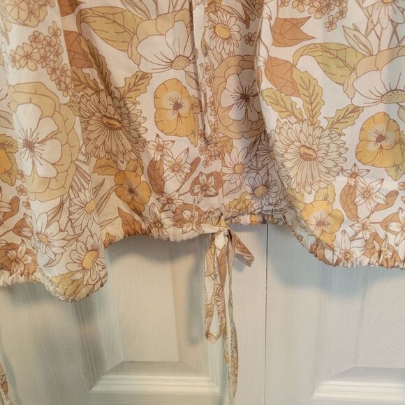 Charlie Holiday Neutral Floral Puff Sleeve Tie Blouse Size 8 Boho Vacation - Picture 4 of 7